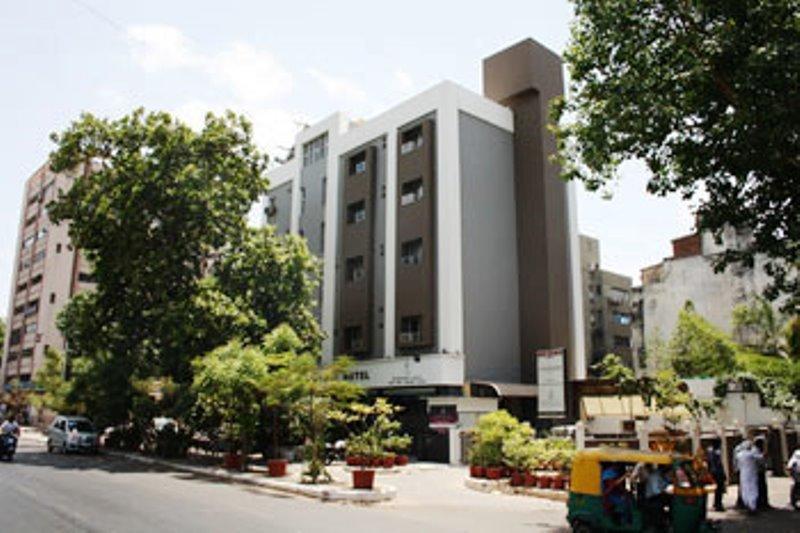 Hotel Dudawat 아흐메다바드 외부 사진
